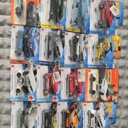 Колекційні машинки Hot Wheels та Matchbox