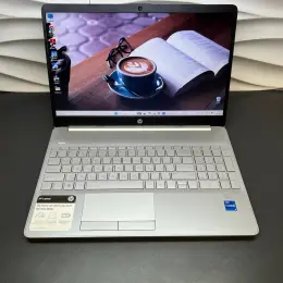 Ноутбук HP Laptop 15 11th Gen Intel Core i5 12GB RAM 256GB SSD Full HD