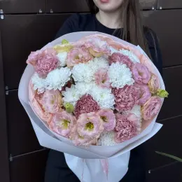Елегантний букет з альстромерії, гвоздики та еустоми