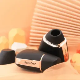 Вакуумний кліторальний смарт-вібратор Satisfyer Love Triangle