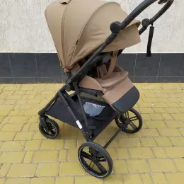 Прогулянковий візочок Carrello Extra 8 кг