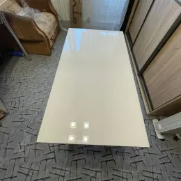 Стол журнальный со столешницей из закаленного стекла 95x51x74 см