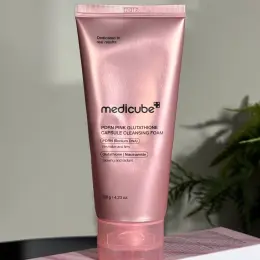 Medicube PDRN Pink Glutathione Capsule Cleansing Foam очищувальна пінка для обличчя 120 г