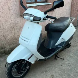 Скутер Honda Lead AF-20 90cc