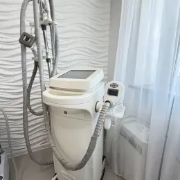 Апарат VelaShape V8 для корекції фігури, боротьби з целюлітом та підтяжки шкіри