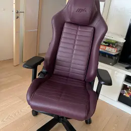 Ігрове крісло DXRacer Master