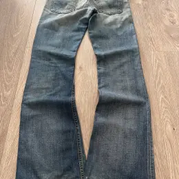 Levis bootcut jeans