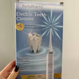 BodyBlooms Electric Teeth Cleaner