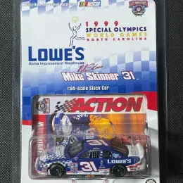 Колекційна модель автомобіля 1998 Chevrolet Monte Carlo #31 Mike Skinner Lowe's 1:64