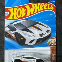Hot Wheels Lamborghini Huracan Sterrato Safari Mode