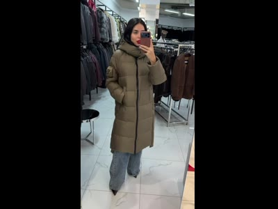 Пуховик oversize з водовідштовхувальної тканини, довжина 110 см