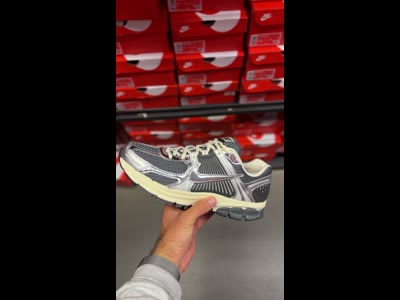 Nike Zoom Vomero 5