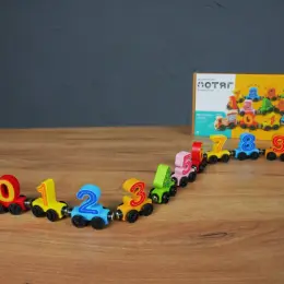 Магнитный поезд с цифрами WToys C 61400
