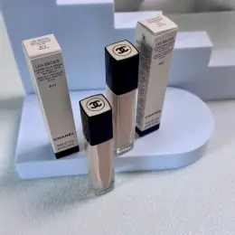 Консилер Chanel Les Beiges з ефектом «голого обличчя» та природного сяйва