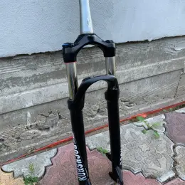 Вилка RockShox Recon