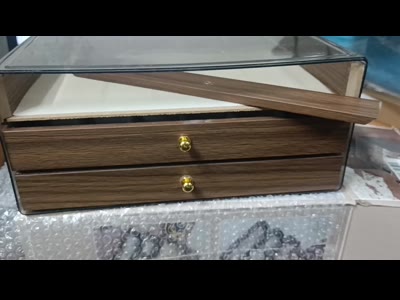 Дерев'яна скринька для прикрас на 3 рівні