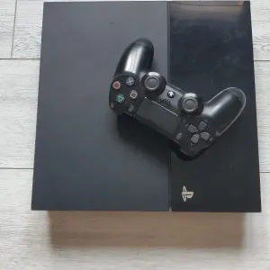 Sony PlayStation 4  cuh 104A