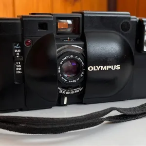 Olympus XA плівковий далекомір, спалах A11