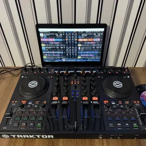 Native Instruments Traktor S4 DJ контроллер