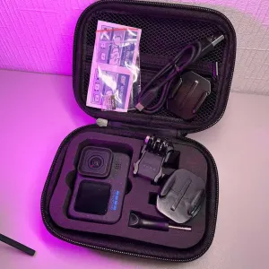Екшн-камера GoPro Hero 12 в кейсі