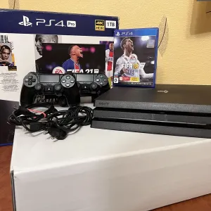 Ігрова консоль Sony Playstation 4 Pro 1TB  x2 геймпади + Fifa 18