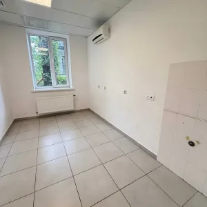 Приміщення під Ваш бізнес 475м2 поряд Центральний парк