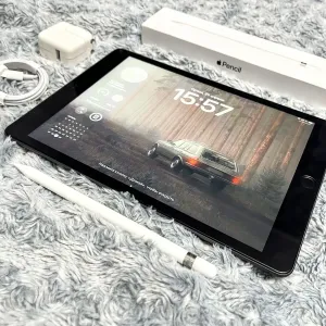 IPad 7 (128 gb) wi-fi, отличное состояние + стекло! A2197