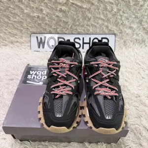 Balenciaga track 46