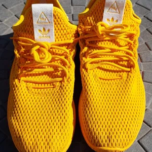 кросівки adidas Pharrell Williams Tennis Hu