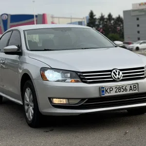 Volkswagen Passat 2.5 автомат 2012