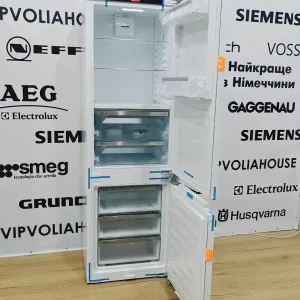 Самий топовий вбудований холодильник LIEBHERR™ ICBNdi 5123.  Виставковий зразок. Made in Germany. 2024