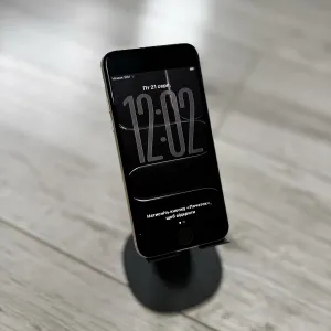 iPhone SE 2022 ( 2023 )  хороший стан з зарядкою