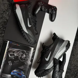 Чоловічі кросівки найк маунтін флай Nike ACG Mountain Fly Low GTX Black Grey [41-46]