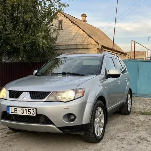 Продам Mitsubishi Outlander в хорошем состоянии