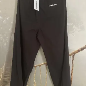 Штаны . Штаны Acne studios .Спортивные штаны.