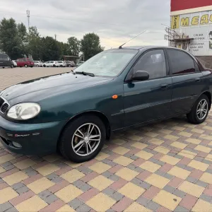 Daewoo Lanos . . .