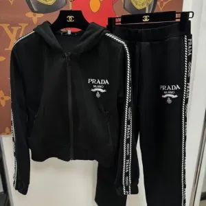 ЦІНА БУЛА 4800!Жіночий брендовий спортивний костюм чорний Prada комплект,женский спортивный костюм кофта штаны весенний стильный комплект для женщин