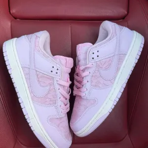 (БЕЗ ПЕРЕДОПЛАТИ) Nike Dunk Low Lace Pack Regal Pink найк данк лоу рожеві шкіряні кросівки з мереживними вставками