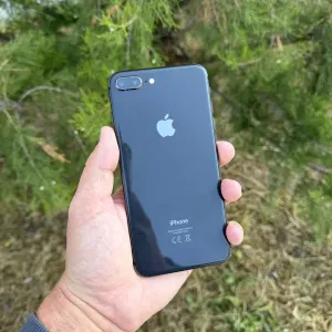 Apple iPhone 8 Plus на 256 GB у кольорі Black, стан гарний