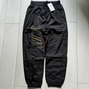 Спортивні штани Nike Club Woven Pants,розмір XL