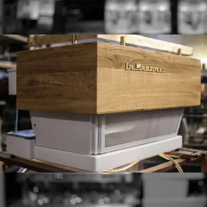 Професійна кавомашина La Marzocco Linea