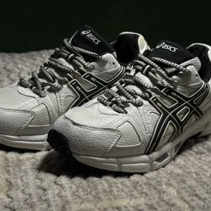 Кросівки Asics розмір  37  24см
