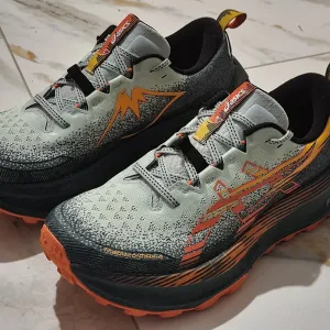Оригінал 100% Чоловічі кросівки Asics Trabuco Max 4   EUR 46
