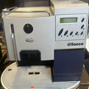 Продам кофемашину Saeco
