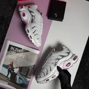 Жіночі кросівки найк аір макс Nike Air Max Plus White Metallic Pink [36-41]