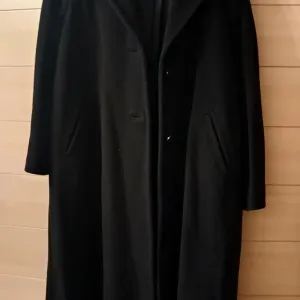 Продам оригинальное винтажное пальто премиального бренда Max Mara(100% Cashmere)