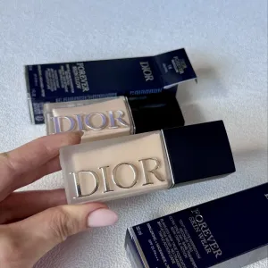 Тональний крем Dior Forever