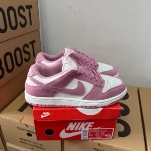 Женские кроссовки Nike Dunk low pink white / Найк СБ Данки розовые замшевые 36 37 38 39 40