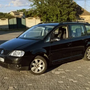 Авто для військових! Vw Touran 2,0 диз, автомат.  Тільки заїхав !