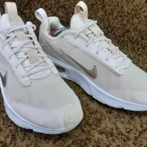 Кросівки жіночі оригінал  Nike Air Max 40 розмір.